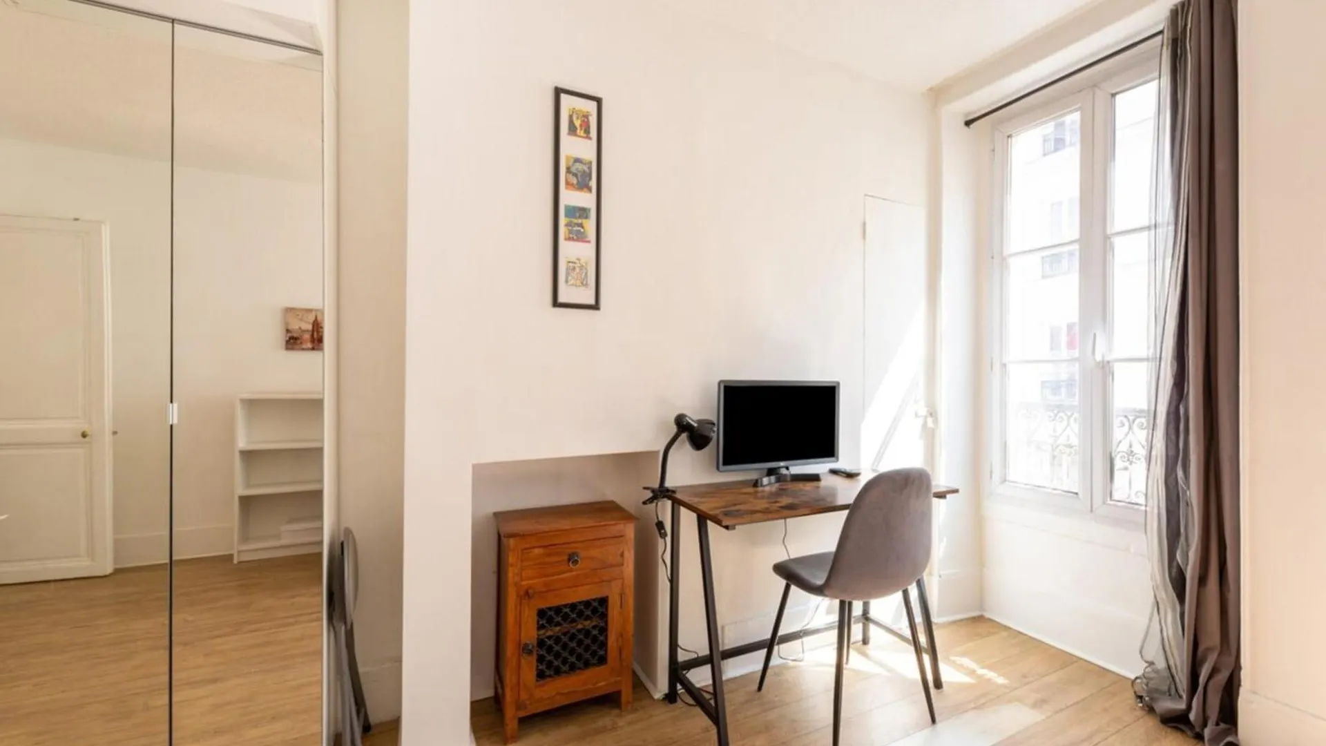 Magnificent Located In 11th * Paris